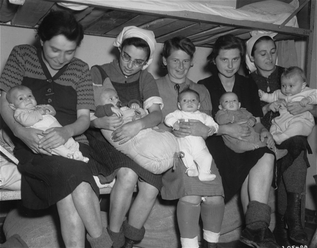 mothers-with-babies-at-dachau